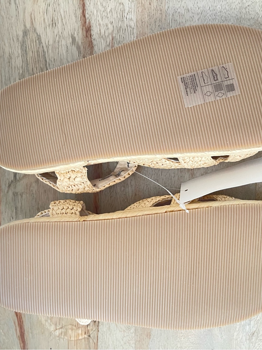 H&M Raffia T-Strap Sandals - Picture 6 of 7